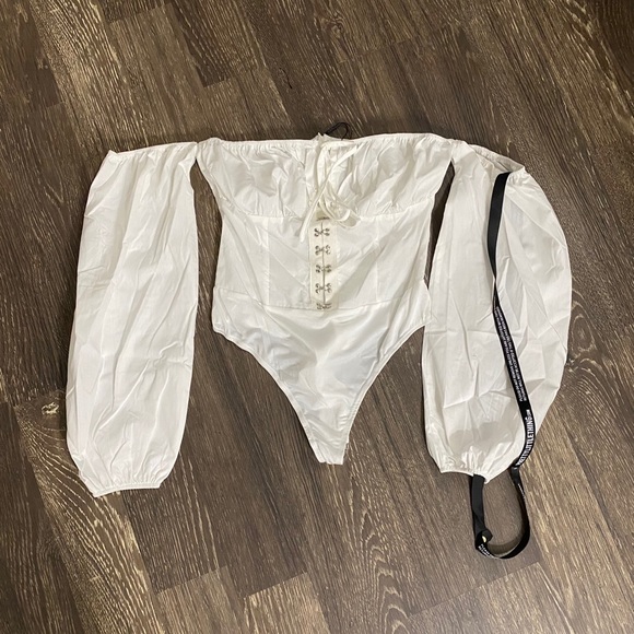 plt white hook and eye bodysuit - Picture 2 of 3